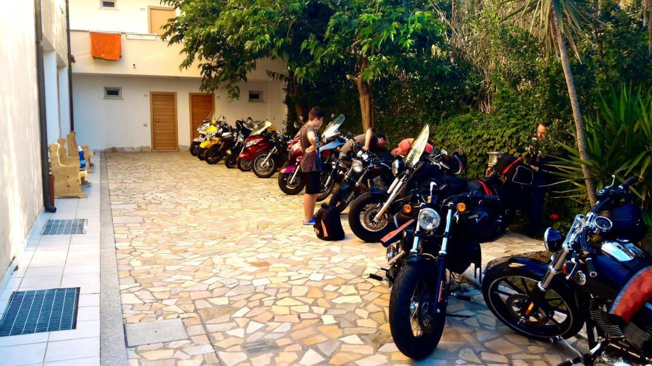 Meta Hotel Santa Teresa Gallura Bagian luar foto