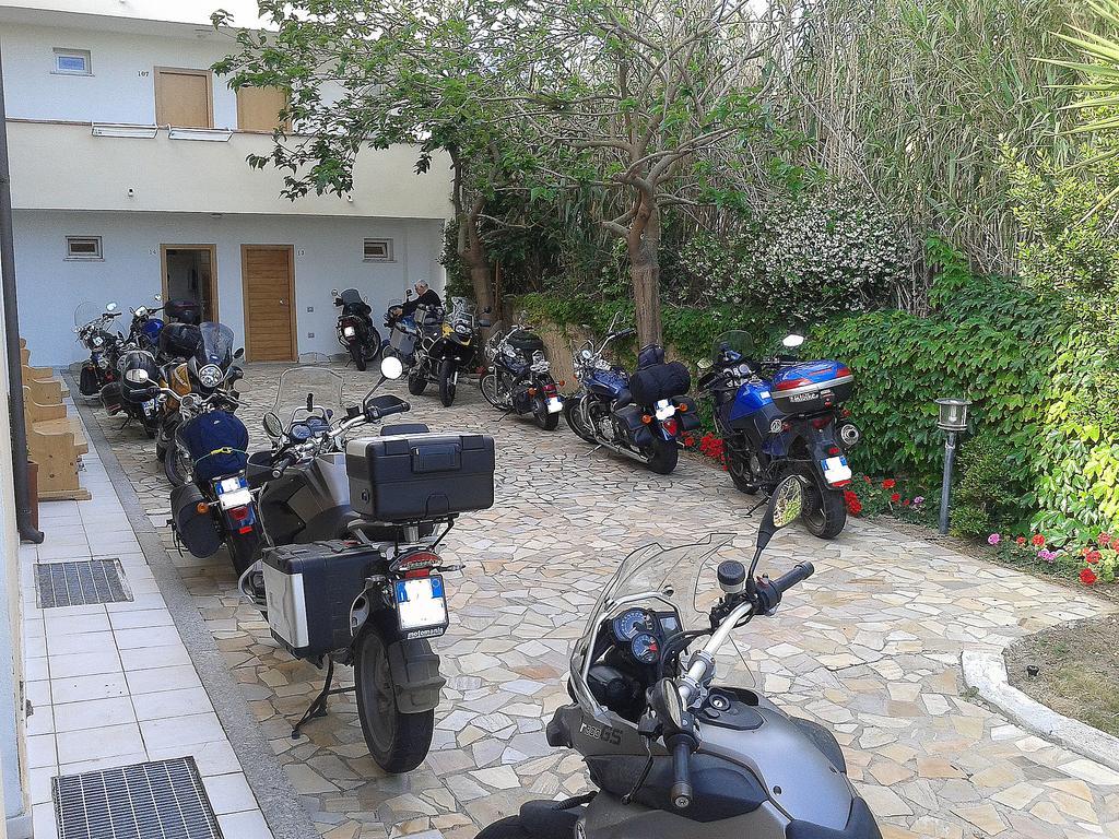 Meta Hotel Santa Teresa Gallura Bagian luar foto