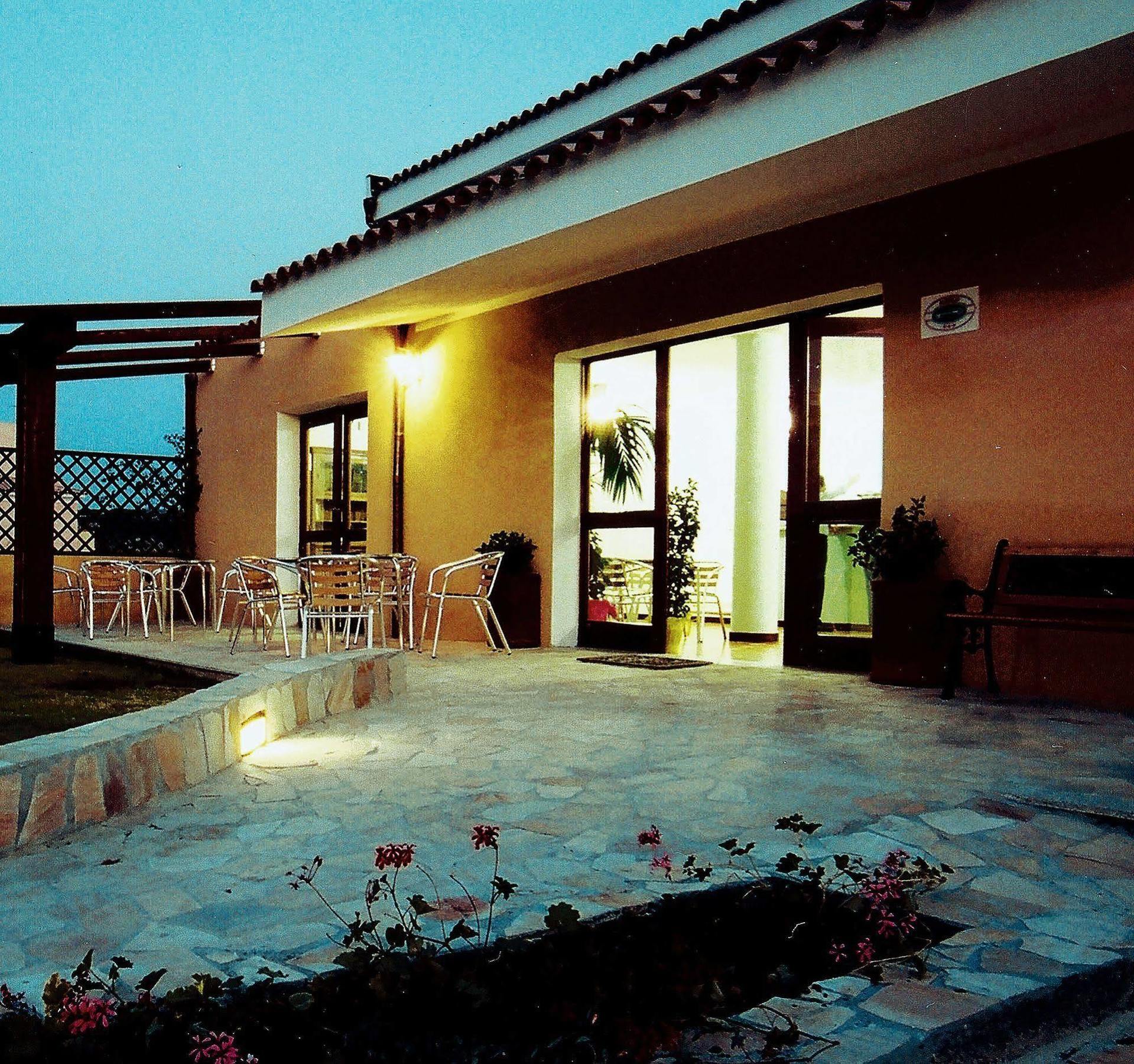 Meta Hotel Santa Teresa Gallura Bagian luar foto